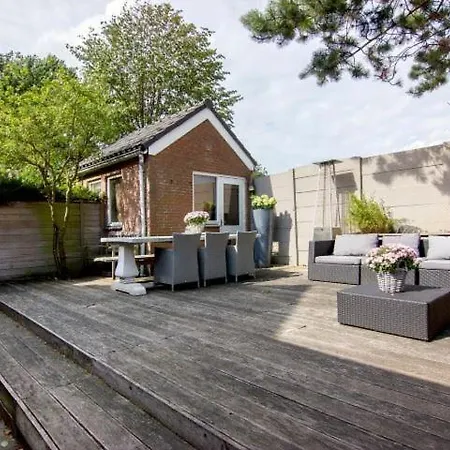 Time Out House Villa *