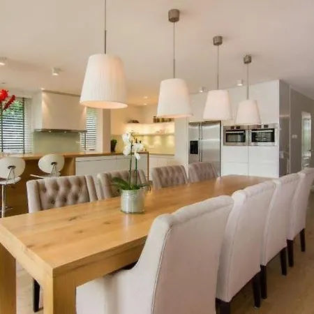 Time Out House Зандфорт